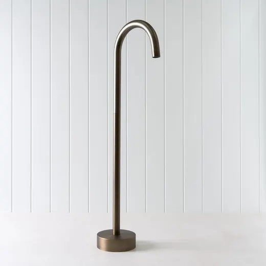 Freestanding bath spout